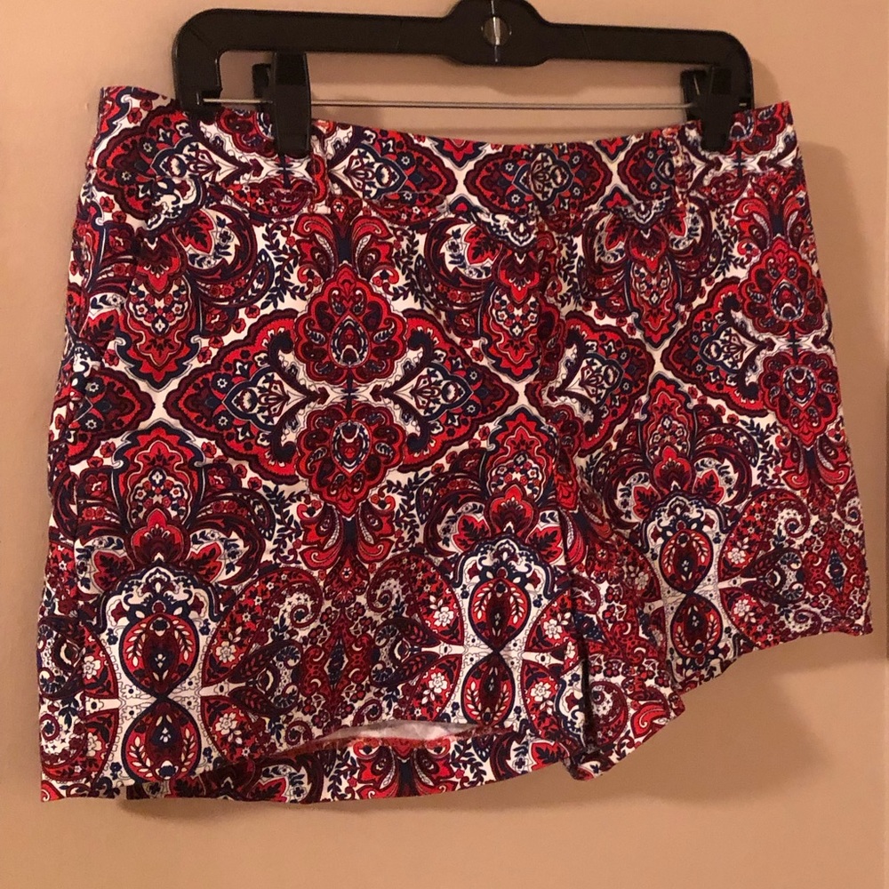 Kenar shorts, size 8